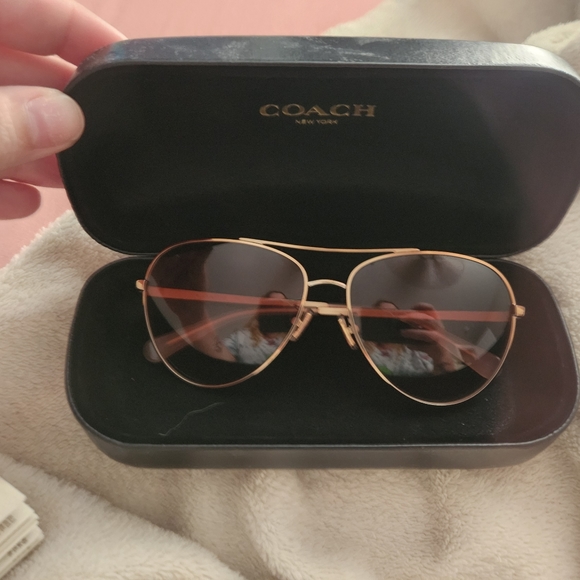 Authentic coach aviator sunglasses - Picture 3 of 4